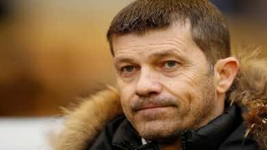 بني ياس الإماراتي يجدد عقد مدربه الروماني دانيال أيسايلا