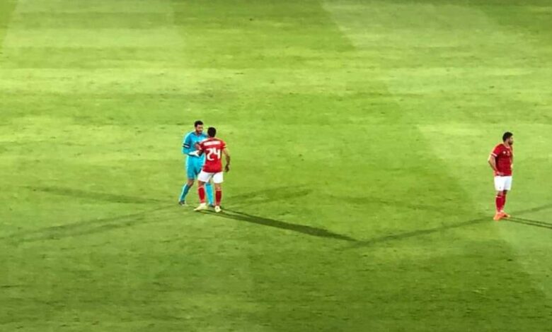 بعد مشاجرته مع الشناوي.. العقوبة تنتظر مدافع الاهلي بسبب أحداث لقاء الرجاء