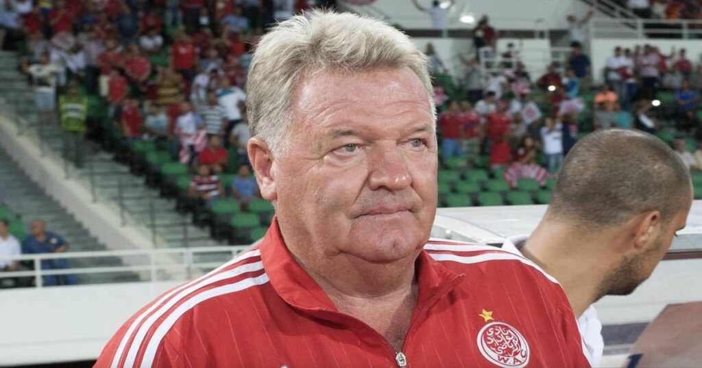 جون توشاك خلال فترة تدريبه نادي الوداد المغربي 2014-2016