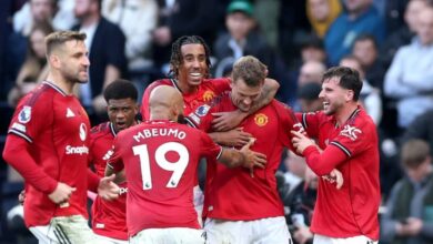 توتنهام يفرط في الفوز.. ودي ليخت ينقذ مانشستر يونايتد في الوقت القاتل